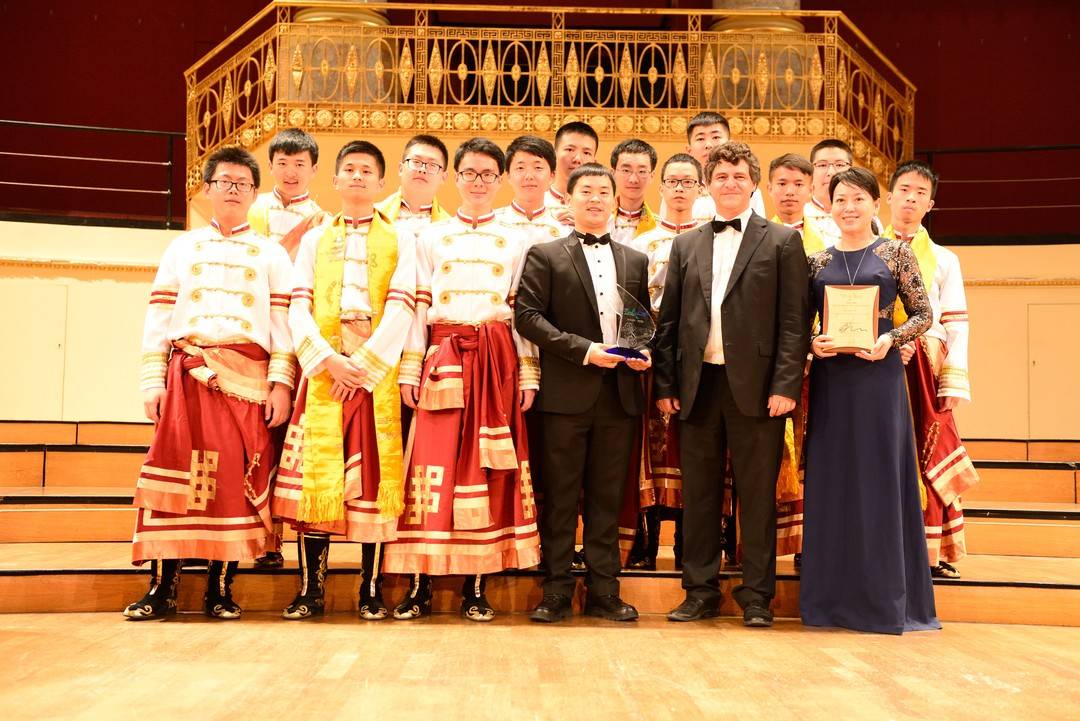 校长来了丨专访成都八中校长王宇：传统与未来融合 办新时期适合学生生长的学校休闲区蓝鸢梦想 - Www.slyday.coM