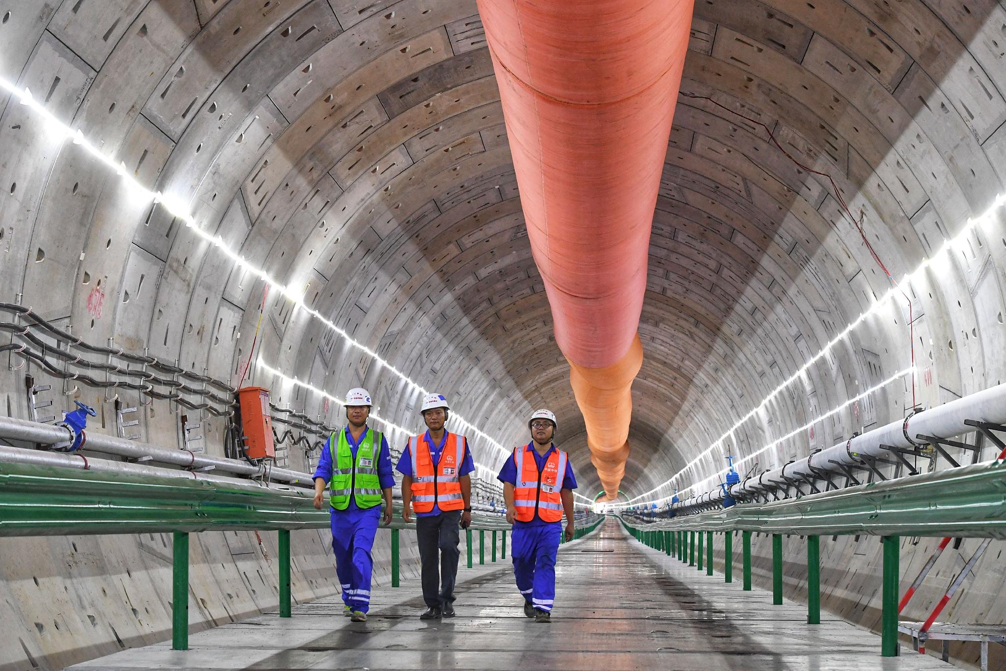 "大湾区号"盾构机掘进深江铁路珠江口隧道|隧道|广州市|无人机_新浪