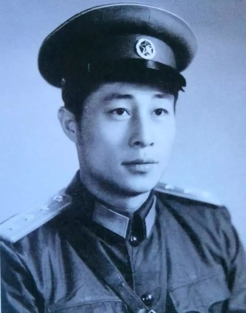 90岁王心刚近况曝光!万万想不到,他现在竟活成了这样...