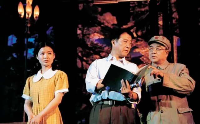 坚强的程愫：前夫离婚三个月火速再娶，她离婚后独自带娃休闲区蓝鸢梦想 - Www.slyday.coM