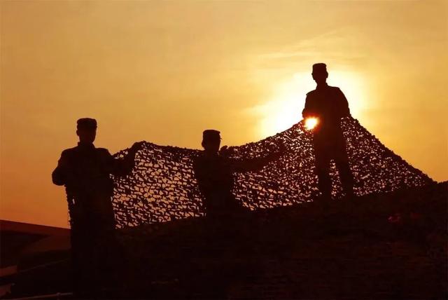 【夜读 · 我们的新时代】不负韶华不负“星”休闲区蓝鸢梦想 - Www.slyday.coM