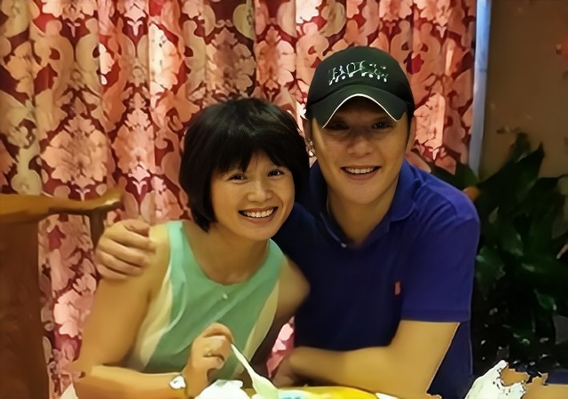 坚强的程愫：前夫离婚三个月火速再娶，她离婚后独自带娃休闲区蓝鸢梦想 - Www.slyday.coM