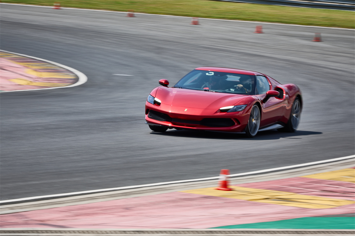 试驾|法拉利296gtb:塑造v6超跑时代的标杆|法拉利_新浪财经_新浪网