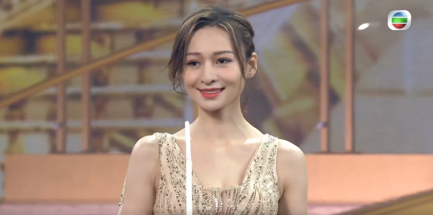 港姐夺冠还被嘲浪费基因？原来她爸爸是“香港第一美男”！休闲区蓝鸢梦想 - Www.slyday.coM