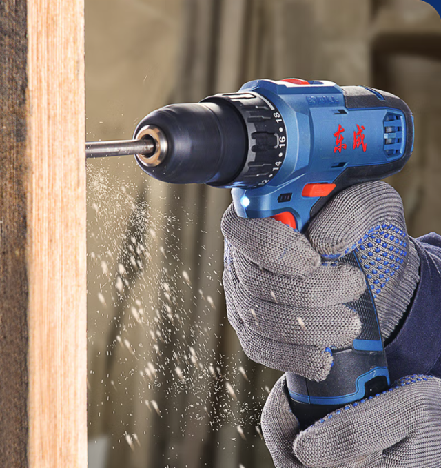 汽车也压不死，用电钻才能穿透，这种甲虫外壳为什么如...