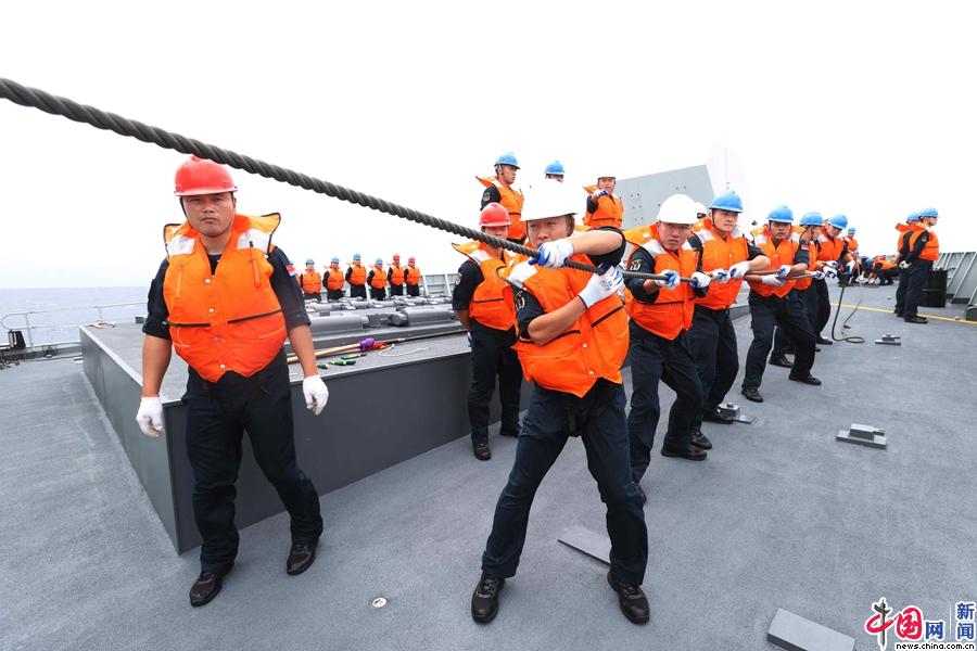 海军第42批护航编队完成首次海上物资补给_手机新浪网