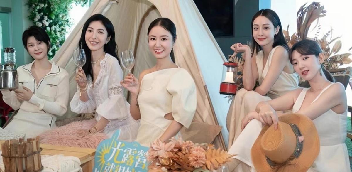 林心如新造型也太美了吧!穿白色连衣裙亮相发布会,装扮封神休闲区蓝鸢梦想 - Www.slyday.coM 林心如新造型也太美了吧!穿白色连衣裙亮相发布会,装扮封神休闲区蓝鸢梦想 - Www.slyday.coM