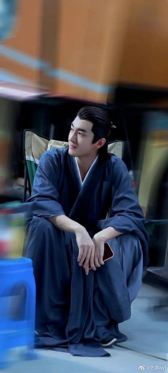 林更新与凤行路透,继官方释出剧照后,神君一袭浅蓝色长衫超养眼休闲区蓝鸢梦想 - Www.slyday.coM 林更新与凤行路透,继官方释出剧照后,神君一袭浅蓝色长衫超养眼休闲区蓝鸢梦想 - Www.slyday.coM