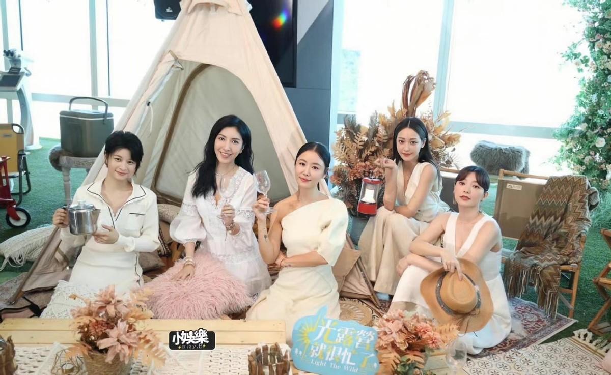 林心如新造型也太美了吧!穿白色连衣裙亮相发布会,装扮封神休闲区蓝鸢梦想 - Www.slyday.coM 林心如新造型也太美了吧!穿白色连衣裙亮相发布会,装扮封神休闲区蓝鸢梦想 - Www.slyday.coM