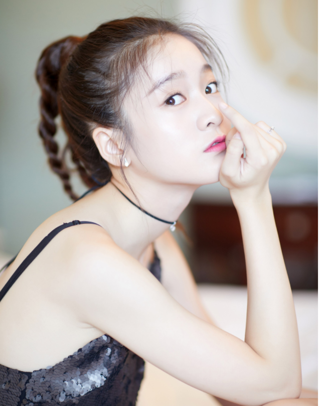 童星出道的张雪迎，穿衣风格也太好看了吧休闲区蓝鸢梦想 - Www.slyday.coM