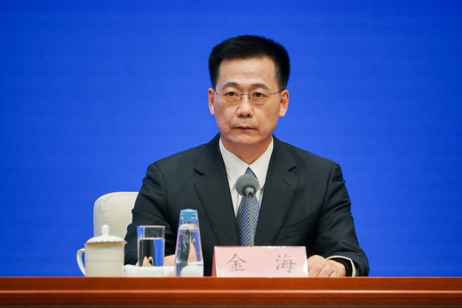 海关总署:提升货物通关效率,保障产业链供应链循环畅通|海关_新浪财经