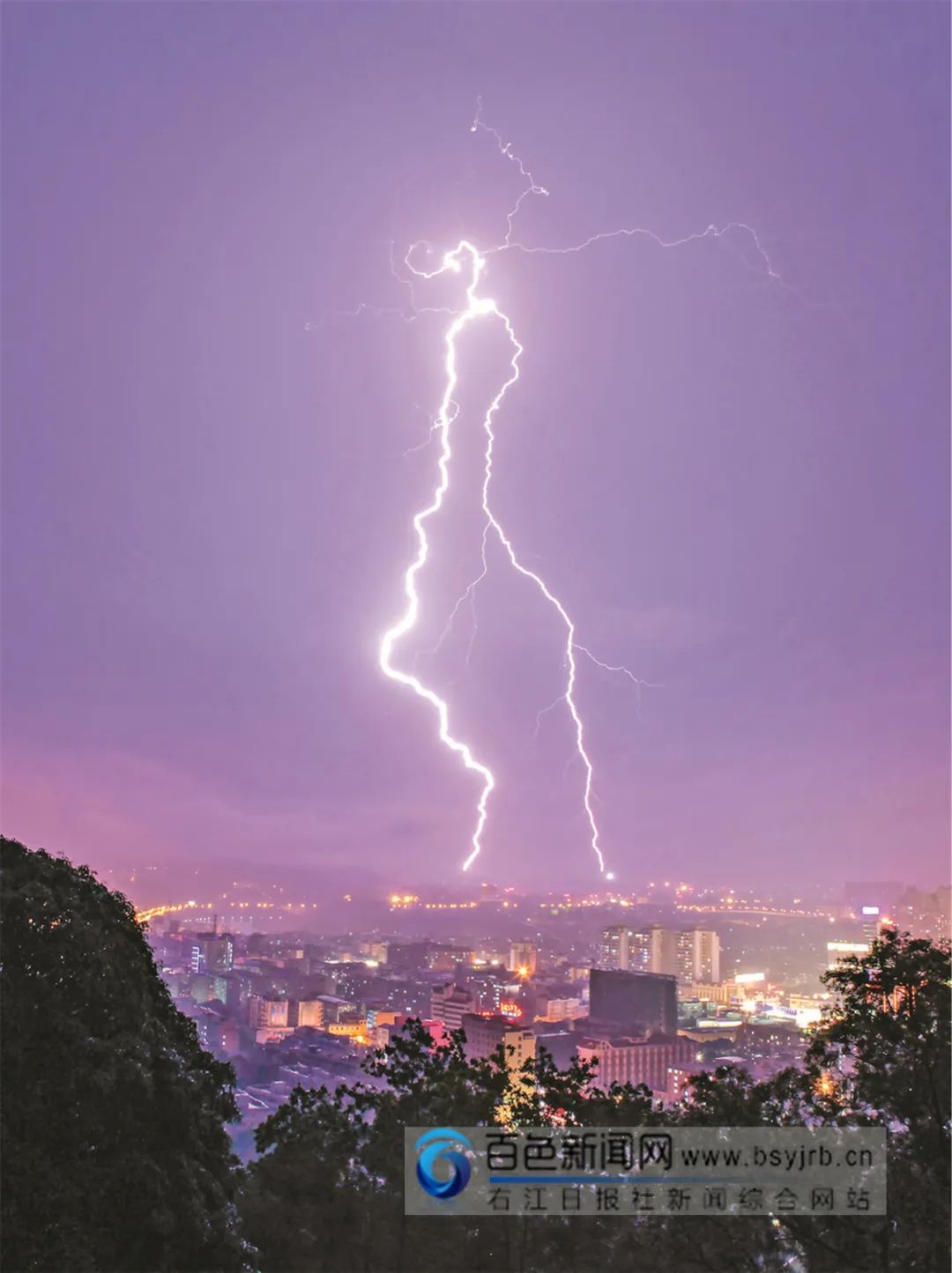 绝美！这样的百色，你可能没见过···休闲区蓝鸢梦想 - Www.slyday.coM