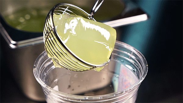 在吃苦这件事上，你可以永远相信广东人休闲区蓝鸢梦想 - Www.slyday.coM