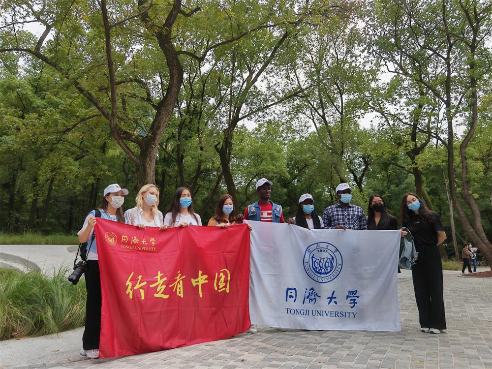 外国人眼中的上海有啥不一样？当年钱学森就是从这条弄堂骑自行车去交大读书…休闲区蓝鸢梦想 - Www.slyday.coM