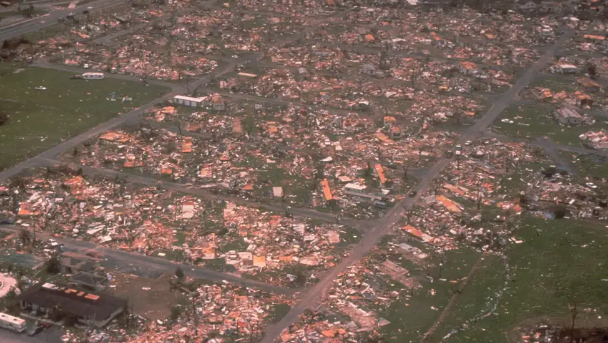 1992年横扫佛州的飓风"安德鲁" 图自美国联邦紧急事务管理署