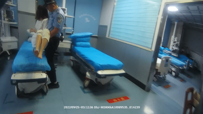 为挽救生命一路狂奔，你永远可以相信人民警察！休闲区蓝鸢梦想 - Www.slyday.coM