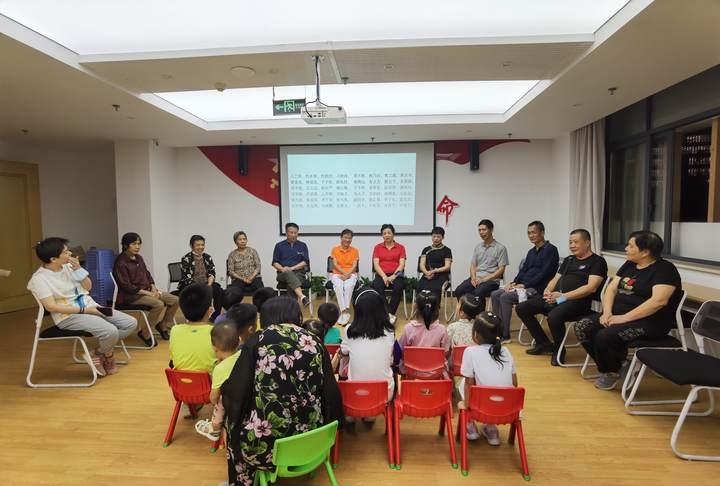 一碗长寿面传递美好祝福，离重阳节还有几天，对老人们的心意先到啦