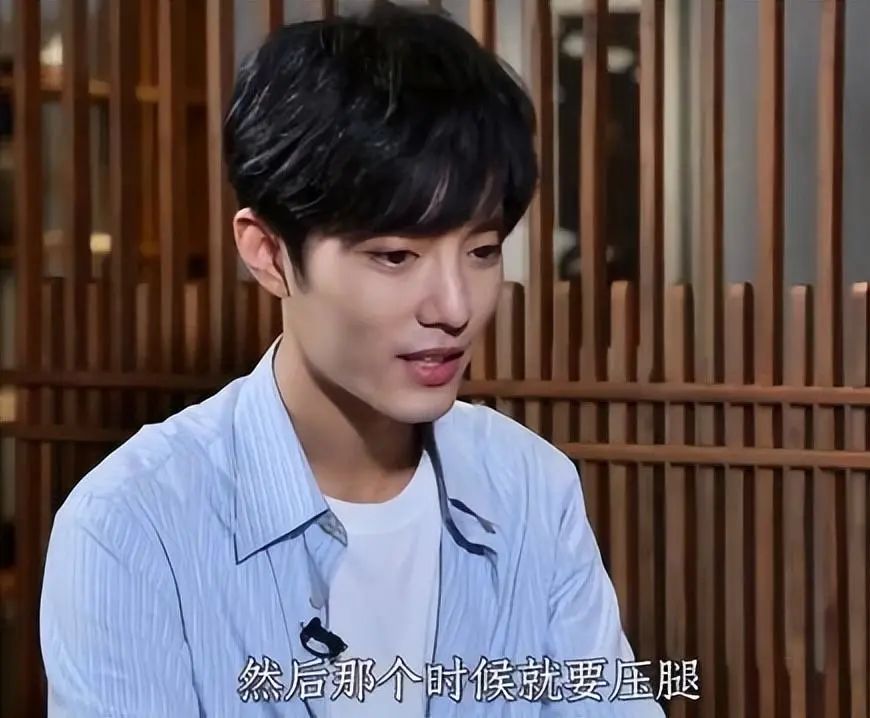 肖战《骄阳伴我》官宣，跟白百何同框照曝光，出道6年解锁新角色休闲区蓝鸢梦想 - Www.slyday.coM