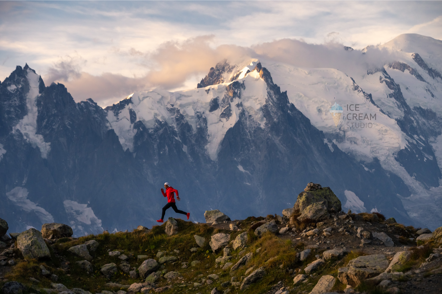 追光十年他从浪迹天涯到攀登地球