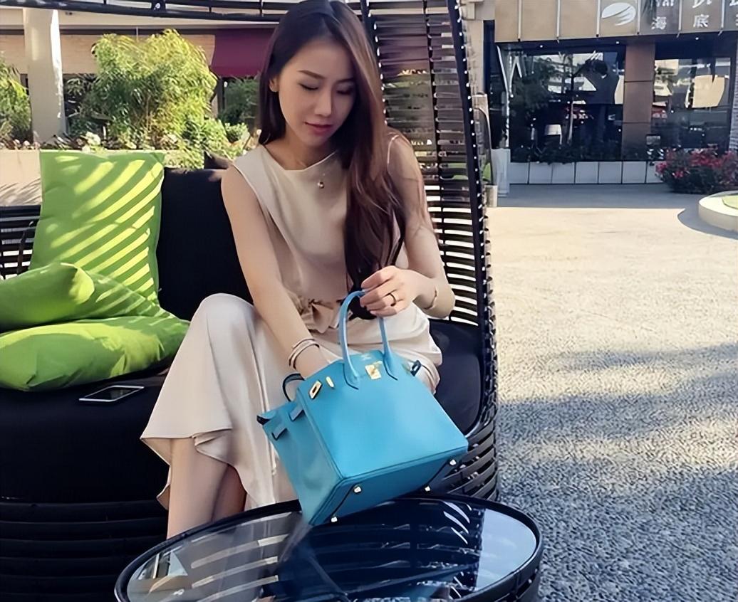 陈露职业装亮相太美了！35岁颜值在线，与孙悦婚变后交往白人男友休闲区蓝鸢梦想 - Www.slyday.coM