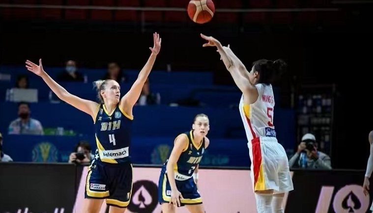 收视率第一！中国女篮晋级四强，赛后疯狂庆祝，现场球迷太给力休闲区蓝鸢梦想 - Www.slyday.coM