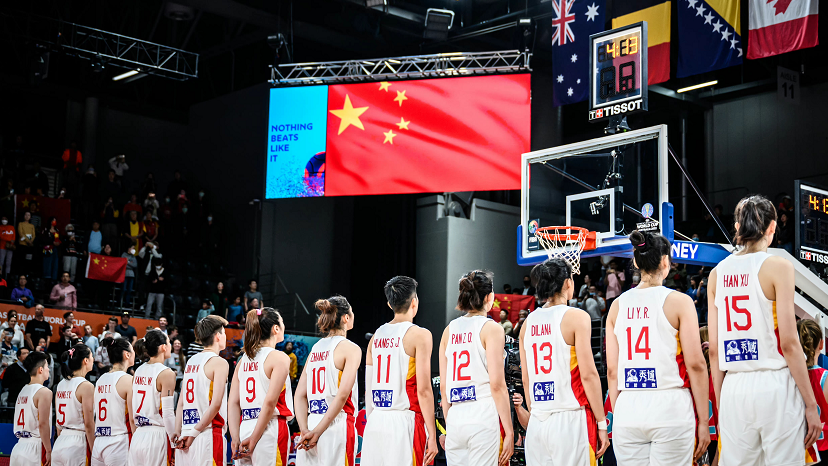 收视率第一！中国女篮晋级四强，赛后疯狂庆祝，现场球迷太给力休闲区蓝鸢梦想 - Www.slyday.coM