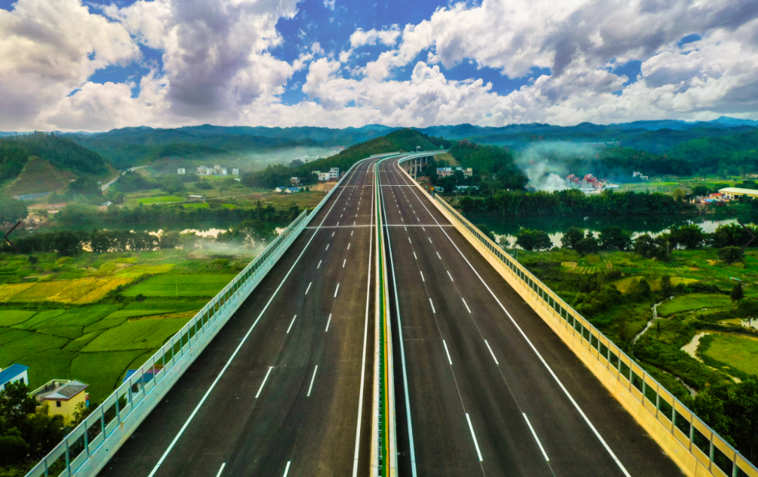 银昆高速怎么这么堵