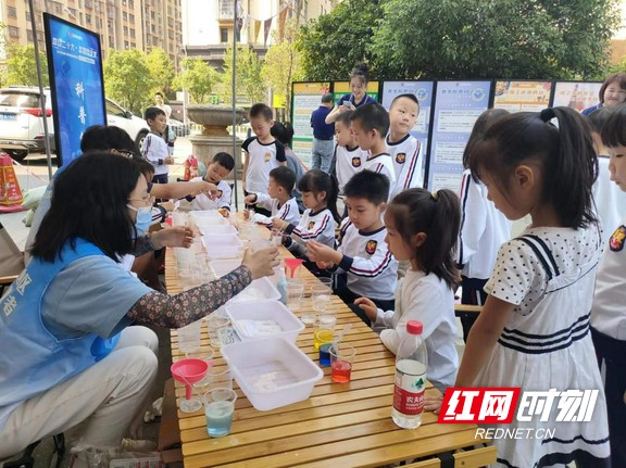 长沙桂花坪街道：社区帐篷科技节 带你过足“科学瘾”休闲区蓝鸢梦想 - Www.slyday.coM