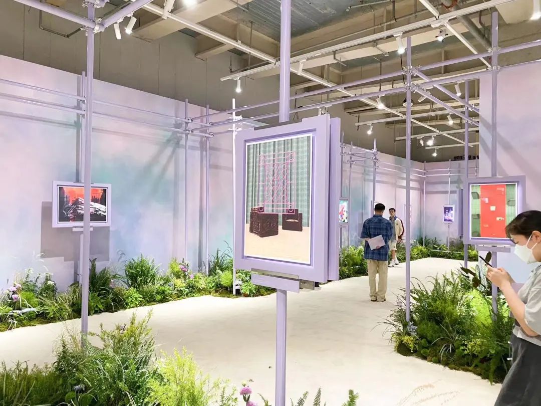 99%上海人已经没心思上班了！一心只想......休闲区蓝鸢梦想 - Www.slyday.coM