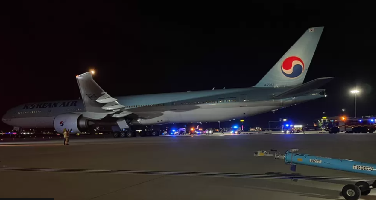 韩国客机起飞滑跑时撞机 载有198人休闲区蓝鸢梦想 - Www.slyday.coM