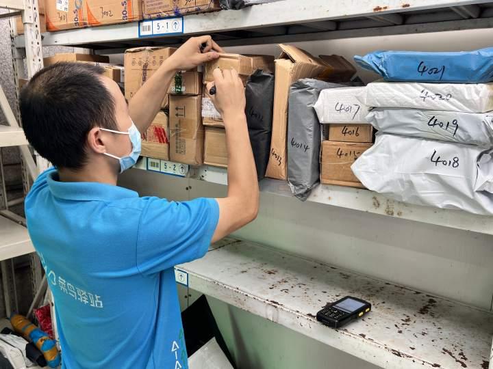 为拾荒老人点牛肉汤，杭州暖心小哥被全网怒赞，如今的他正努力背单词备战成人高考休闲区蓝鸢梦想 - Www.slyday.coM