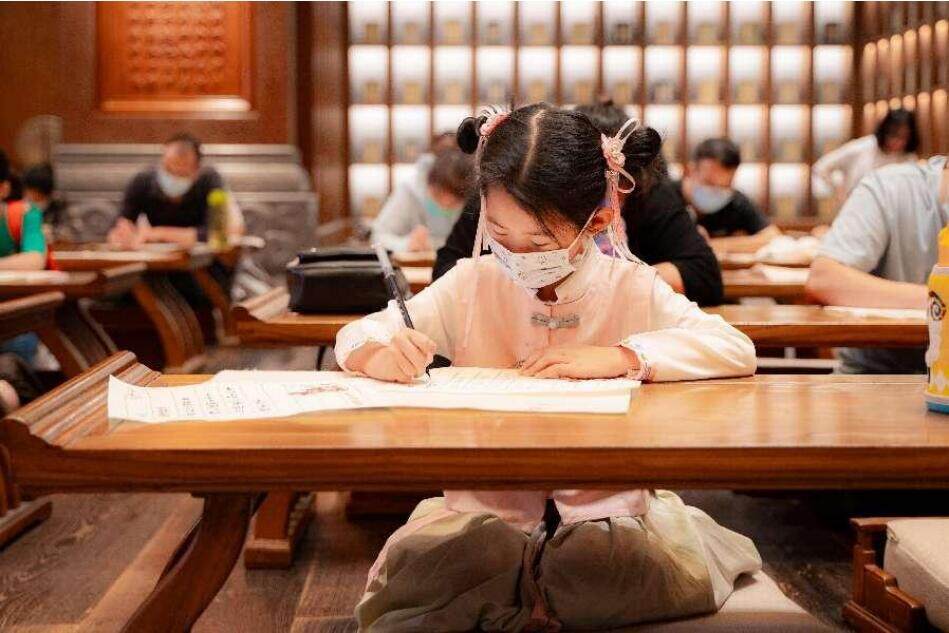 尼山圣境“十一”攻略，云中花海、尼山书屋氛围感拉满！休闲区蓝鸢梦想 - Www.slyday.coM