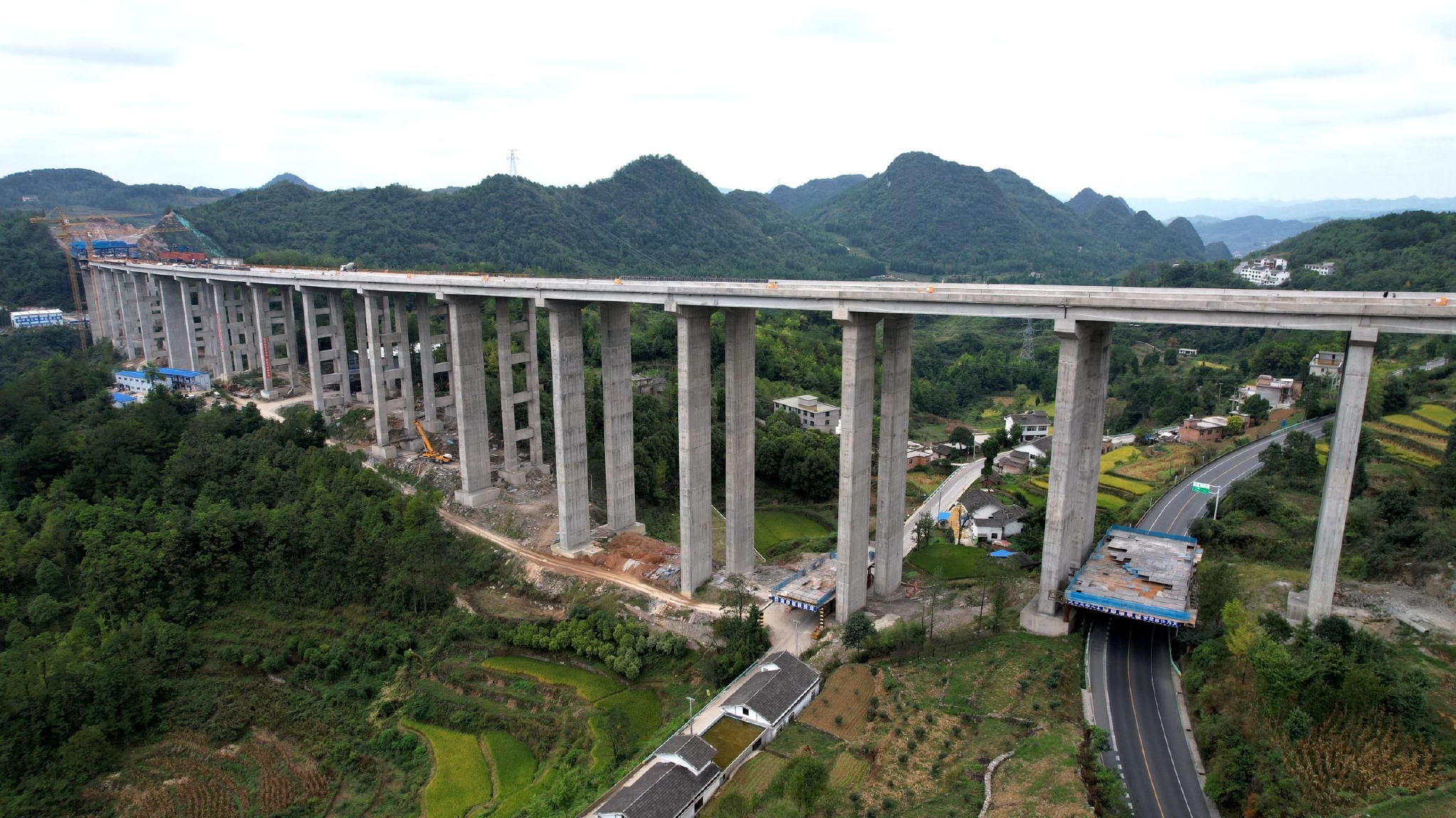 贵金高速修文境内建设稳步推进|高速公路_新浪新闻