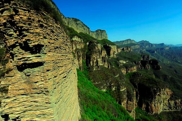 2025年石岩小巷漫游指南与相关热点解析 石岩那有小巷子逛吗