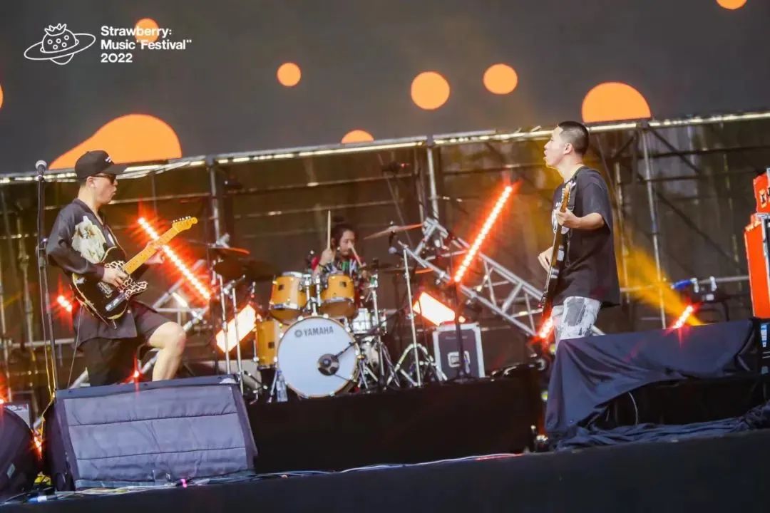 听说他们是“异地玩乐队”的教科书？休闲区蓝鸢梦想 - Www.slyday.coM