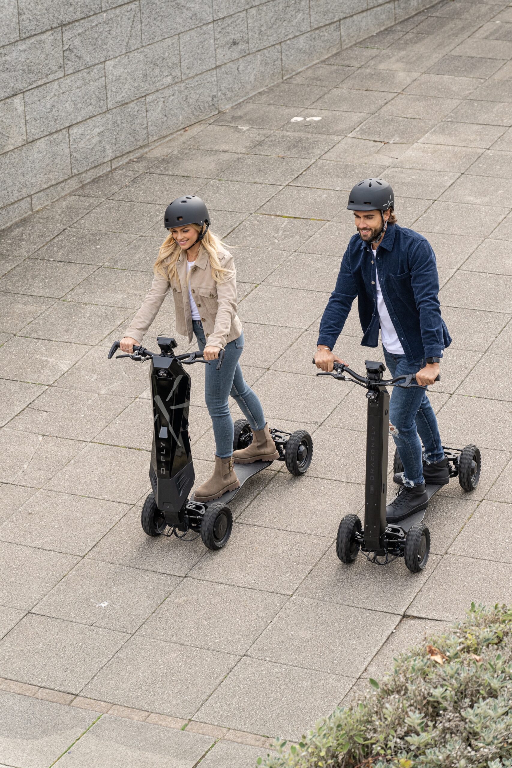 d-fly dragonfly 是一款超酷的四轮碳纤维电动滑板车__财经头条