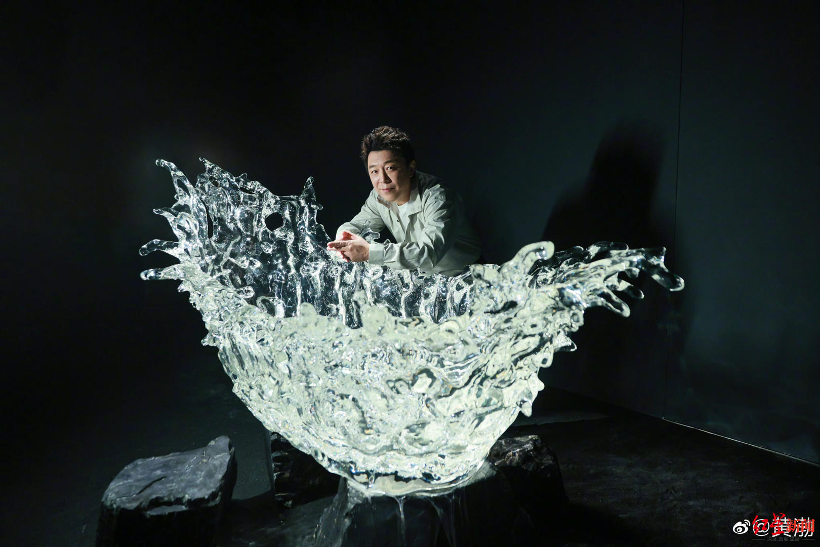 黄渤跨界“浪”起来,首次以艺术家身份公开展出作品|激浪|千禧龙|黄渤_新浪新闻