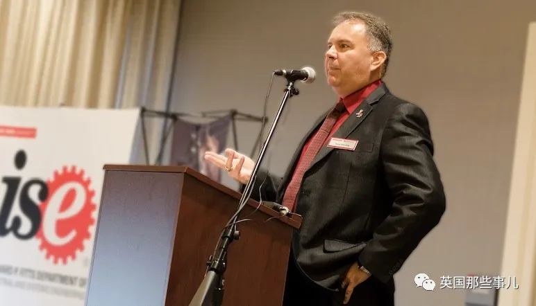 苹果副总裁因侮辱女性的下流言论引发众怒，秒被开除扫地出门！休闲区蓝鸢梦想 - Www.slyday.coM