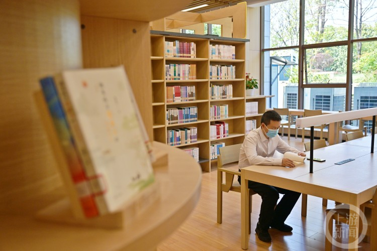 江北区图书馆鸿恩寺馆正式开馆_新浪新闻