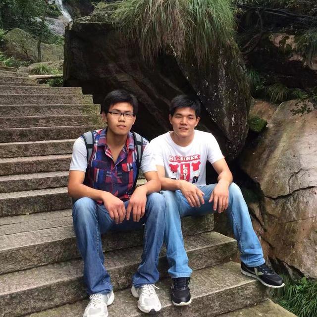 对话专科“逆袭”硕士的外卖员：“我接受自己是平凡的人”休闲区蓝鸢梦想 - Www.slyday.coM