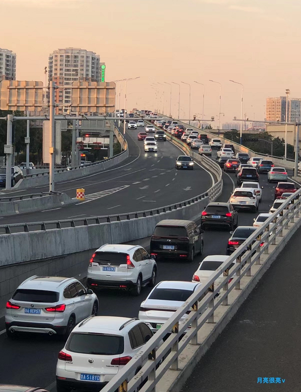 堵堵堵堵堵堵～济南出行高峰已出现,山东16条高速调整限速,哪里堵车最