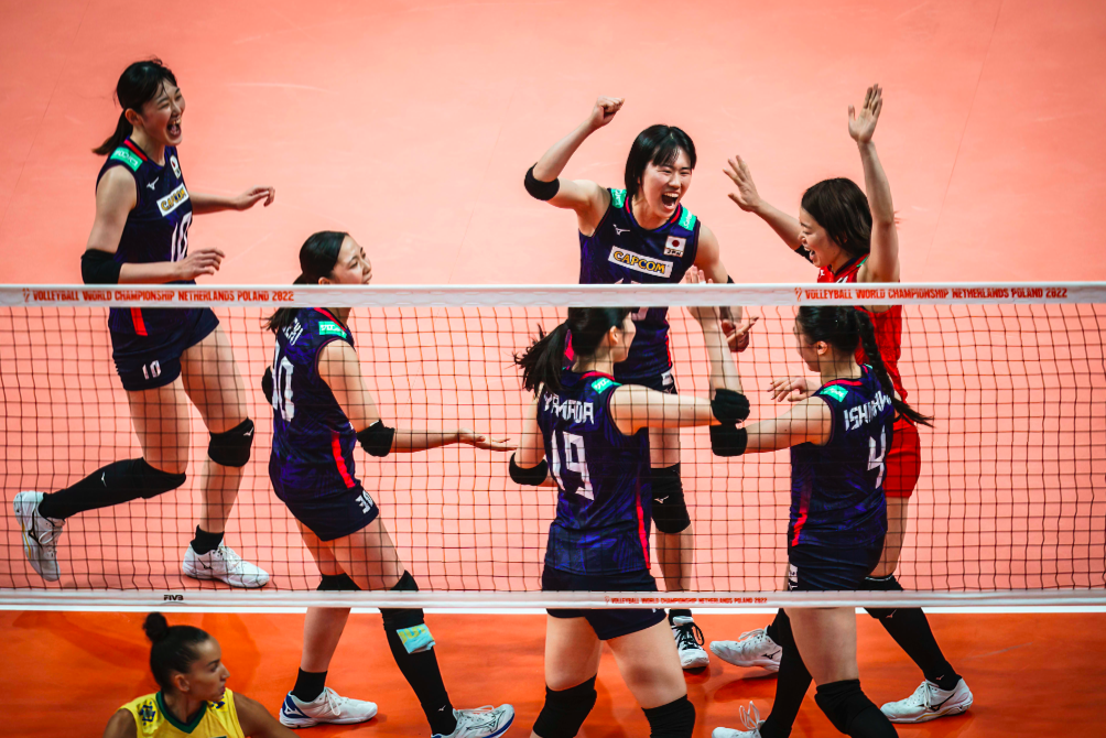 日本女排3比1力挫巴西女排