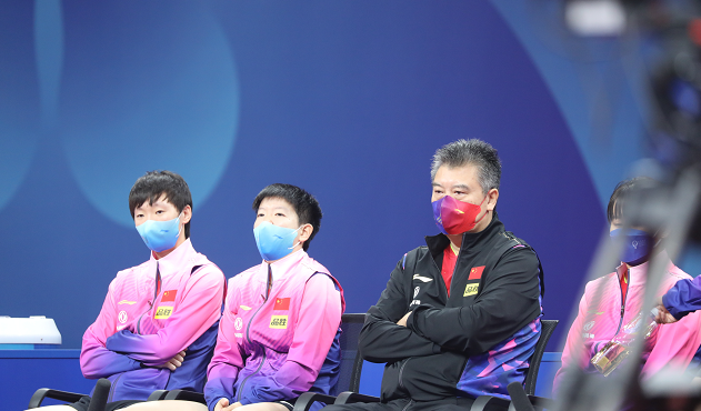 裁判抢镜！国乒女团3休闲区蓝鸢梦想 - Www.slyday.coM