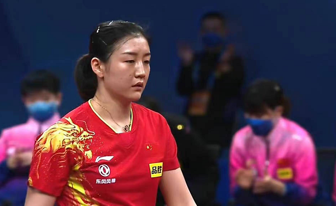 裁判抢镜！国乒女团3休闲区蓝鸢梦想 - Www.slyday.coM