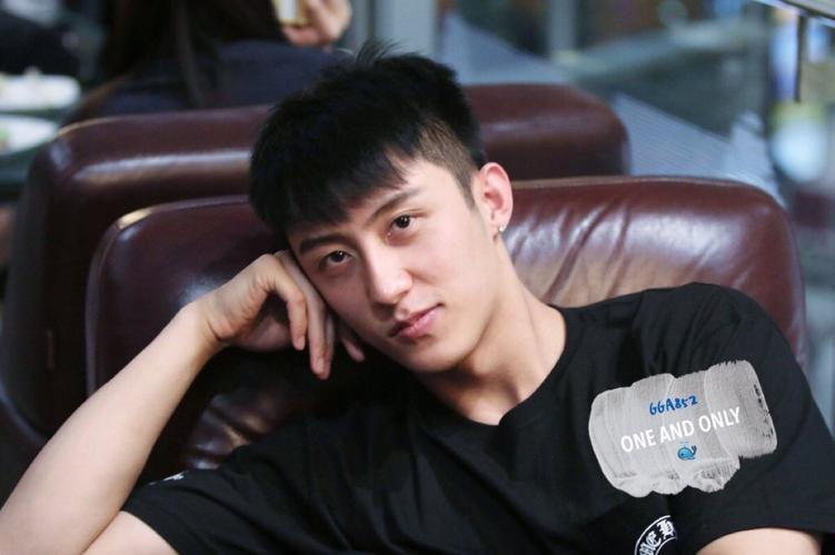 继《罚罪》后,黄景瑜又一新剧来袭,搭档都是老戏骨,爆款预定休闲区蓝鸢梦想 - Www.slyday.coM 继《罚罪》后,黄景瑜又一新剧来袭,搭档都是老戏骨,爆款预定休闲区蓝鸢梦想 - Www.slyday.coM