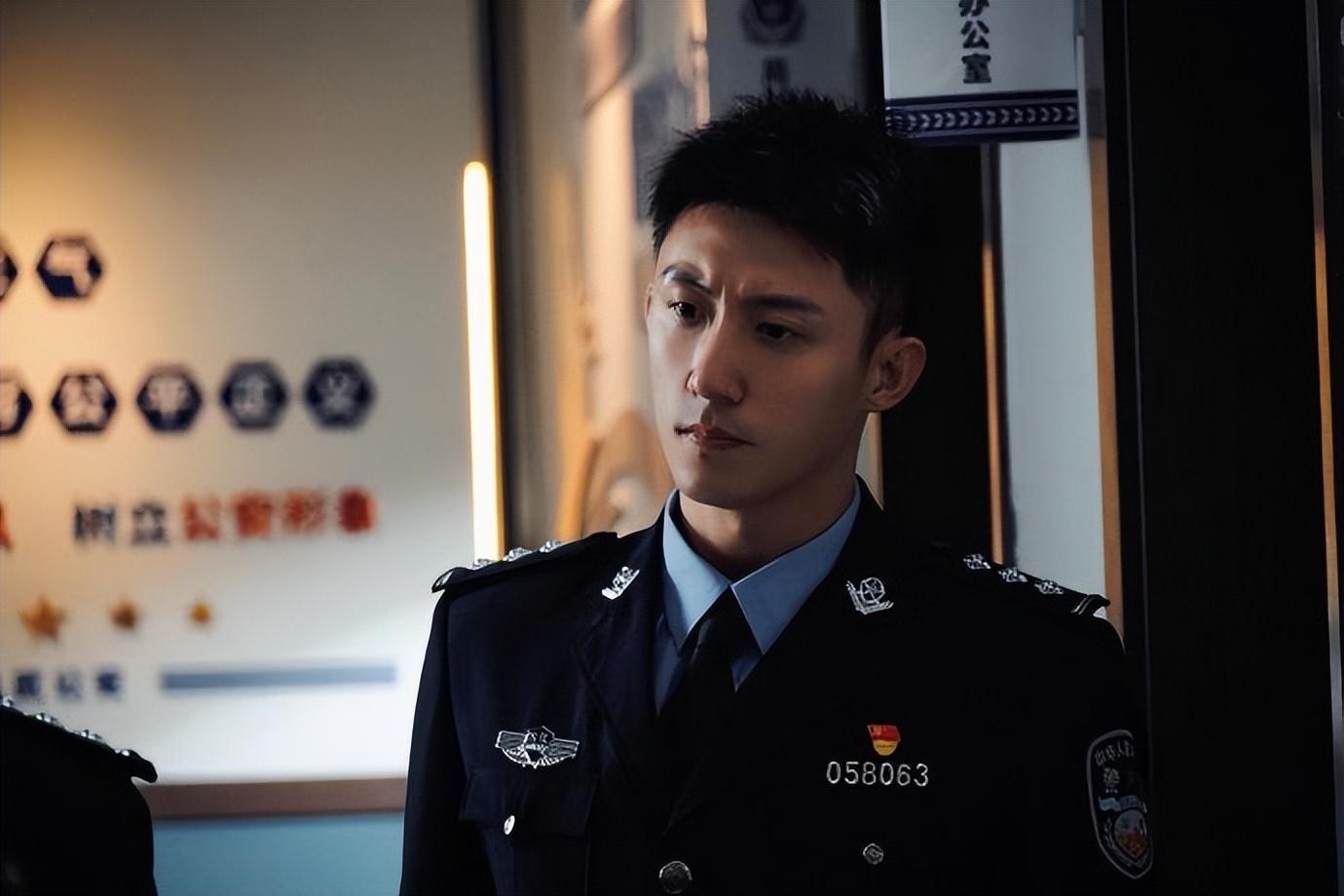 继《罚罪》后,黄景瑜又一新剧来袭,搭档都是老戏骨,爆款预定休闲区蓝鸢梦想 - Www.slyday.coM 继《罚罪》后,黄景瑜又一新剧来袭,搭档都是老戏骨,爆款预定休闲区蓝鸢梦想 - Www.slyday.coM