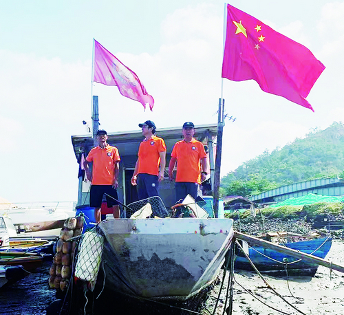 你们的假期我们的值班日 国庆假期很多人依然坚守岗位休闲区蓝鸢梦想 - Www.slyday.coM