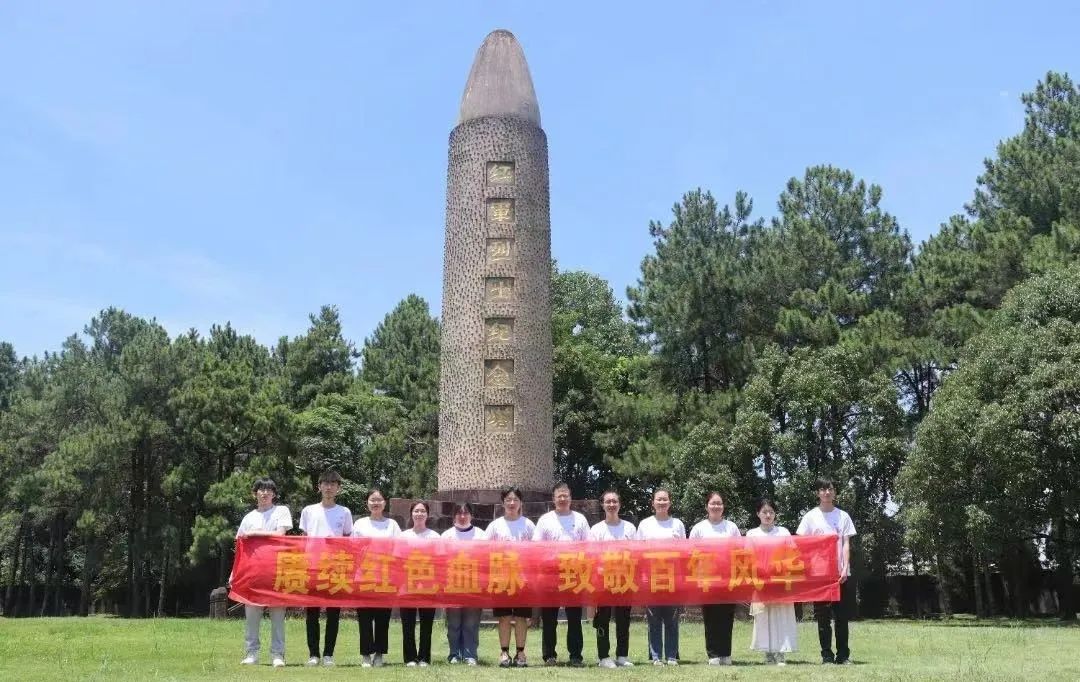 青春告白祖国｜江西科技学院：以青春之志与祖国同行、与时代共鸣休闲区蓝鸢梦想 - Www.slyday.coM