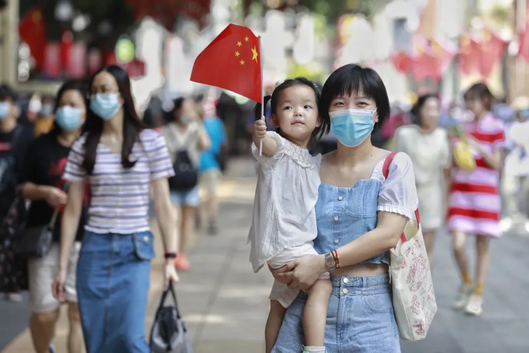 【影像】北京路节日气氛浓厚__财经头条