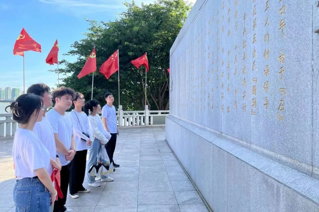 青春告白祖国｜江西科技学院：以青春之志与祖国同行、与时代共鸣休闲区蓝鸢梦想 - Www.slyday.coM